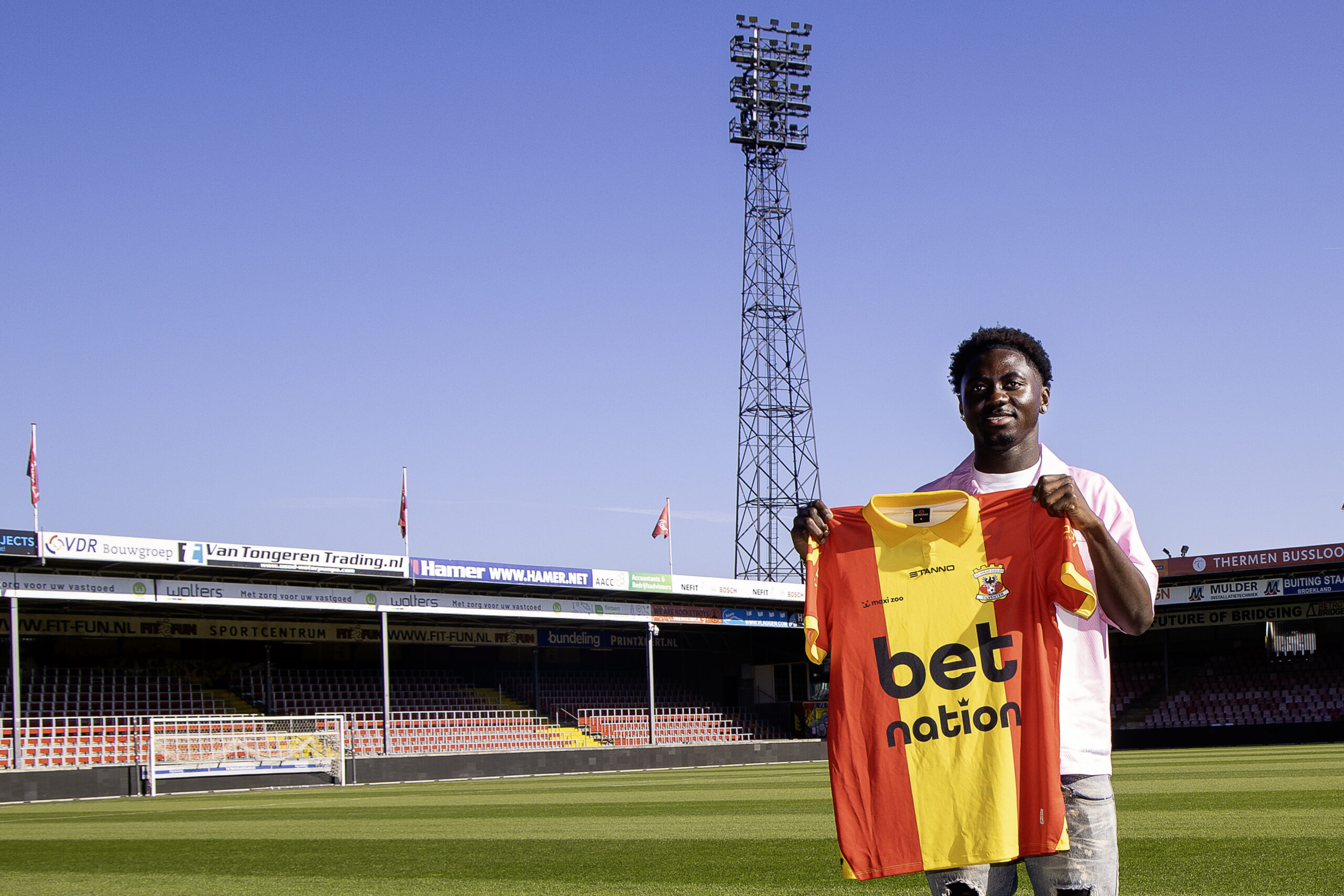 Ofosu Boakye heeft contract bij GA Eagles verlengt