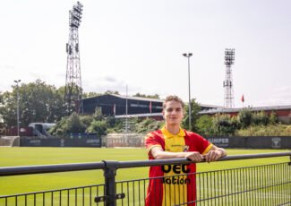 Aske Adelgaard over de concurrentiestrijd op linksback