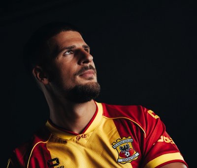 Go Ahead Eagles heeft Tino Jukić gecontracteerd